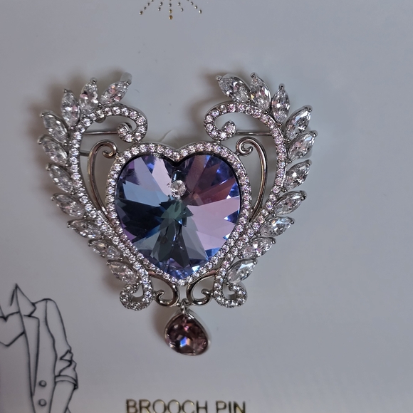 eye candy Jewelry - Eye Candy Purple Pink Heart Brooch New In Box